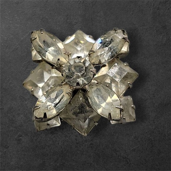 Layered Rhinestone Star Brooch Vintage Silver Tone Setting Unsigned Beauty - Picture 2 of 14